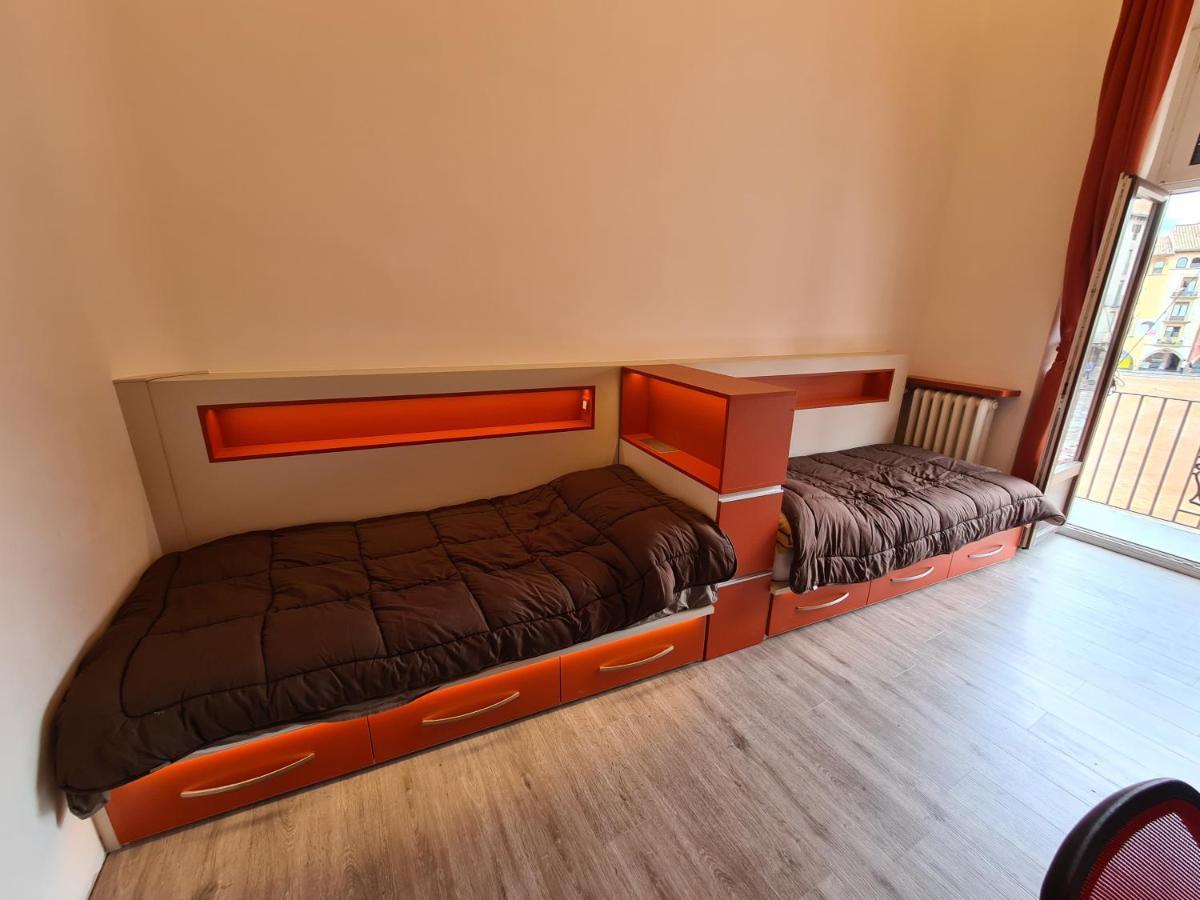 Apartaments Vicus 3 Con Vistas A La Plaza Mayor De วิก ภายนอก รูปภาพ